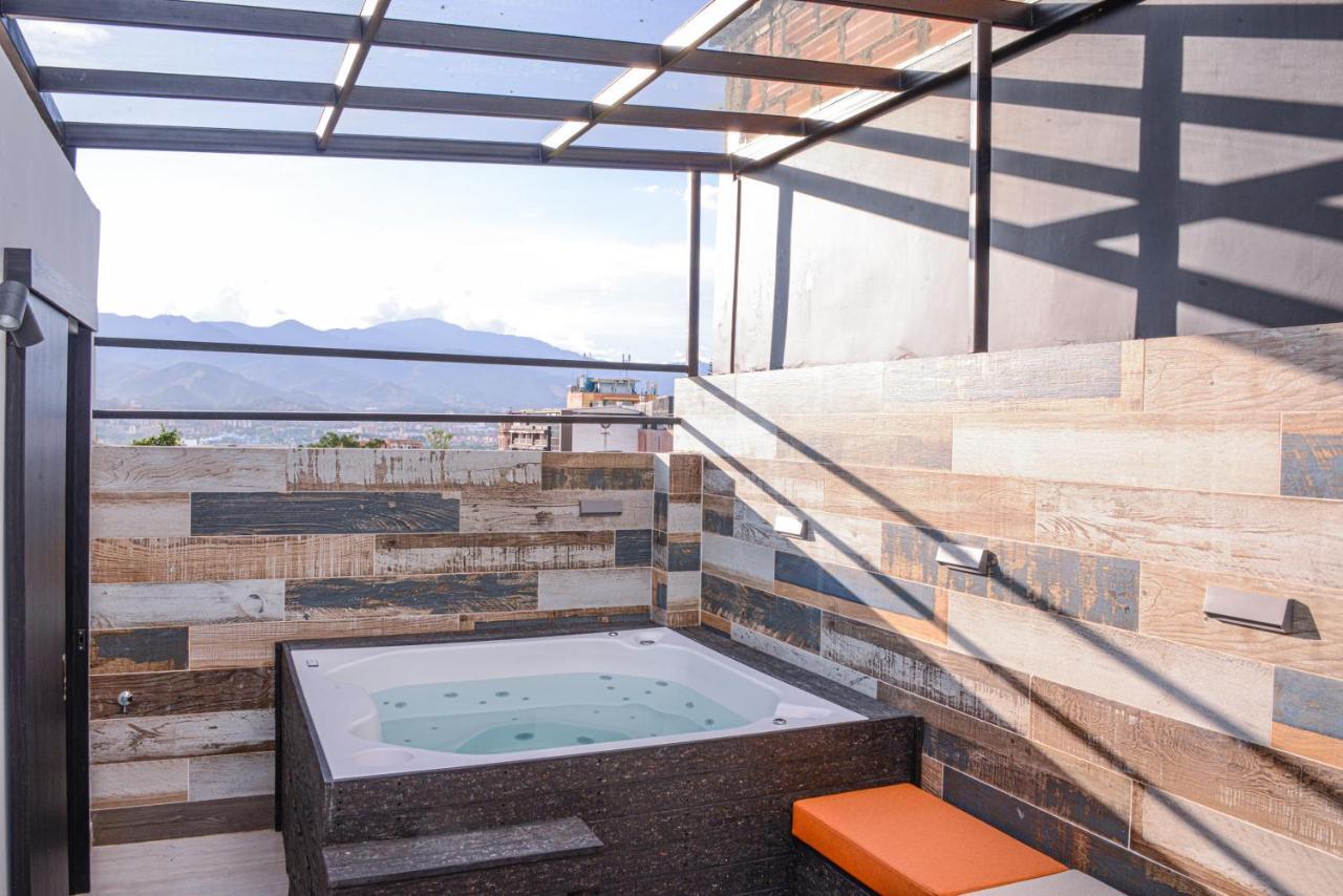 Apartamento Lleras Ac Hot Tub Medellin Exterior photo